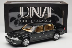 Volvo S90 Royal Green DNA 1:18 DNA000090 Pressofusione — immagine 6 di 6
