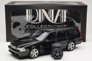 Volvo V70 R P80 Nero DNA 1:18 DNA000232 Pressofusione — immagine 6 di 6