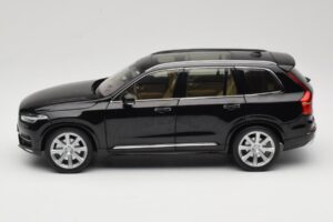 Volvo XC90 Onyx Black Paudi Model 1:18 9430842 Pressofusione — immagine 4 di 8