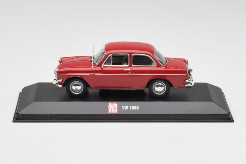 Volkswagen 1500 Ruby Rosso Minichamps 1:43 VW001 Pressofusione