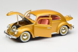 Volkswagen Beetle Oro Bburago 1:18 3361 Pressofusione — immagine 2 di 8