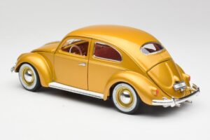 Volkswagen Beetle Oro Bburago 1:18 3361 Pressofusione — immagine 7 di 8