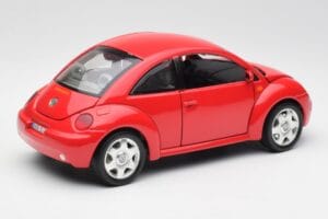 Volkswagen New Beetle Rosso Bburago 1:18 8185108 Pressofusione — immagine 3 di 8