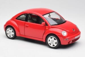 Volkswagen New Beetle Rosso Bburago 1:18 8185108 Pressofusione — immagine 6 di 8