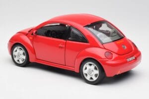Volkswagen New Beetle Rosso Bburago 1:18 8185108 Pressofusione — immagine 7 di 8