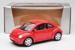 Volkswagen New Beetle Rosso Bburago 1:18 8185108 Pressofusione — immagine 8 di 8