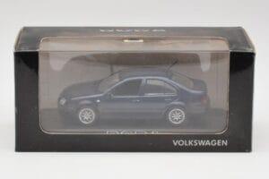 Volkswagen Bora Ocean Blu Minichamps 1:43 8198223B Pressofusione — immagine 4 di 4
