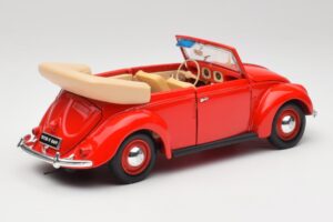 Volkswagen Cabriolet Ruby Rosso Maisto 1:18 32826 Pressofusione — immagine 3 di 8