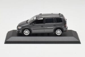 Volkswagen Cross Touran Platinum Grigio Minichamps 1:43 400056170 Pressofusione