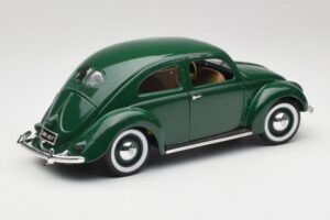 Volkswagen Export Berlina Beryl Verde Maisto 1:18 31820 Pressofusione — immagine 3 di 8