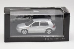Volkswagen Golf Mk4 Reflex Argento Minichamps 1:43 4527111022 Pressofusione — immagine 4 di 4