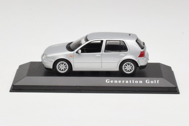 Volkswagen Golf Mk4 Reflex Argento Minichamps 1:43 4527111022 Pressofusione