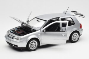 Volkswagen Golf Mk5 GTI Argento Norev 1:18 188570 Pressofusione — immagine 2 di 8