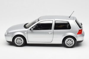 Volkswagen Golf Mk5 GTI Argento Norev 1:18 188570 Pressofusione — immagine 4 di 8