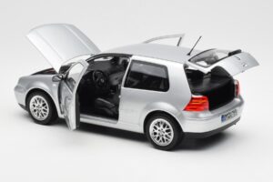 Volkswagen Golf Mk5 GTI Argento Norev 1:18 188570 Pressofusione — immagine 5 di 8