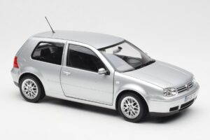 Volkswagen Golf Mk5 GTI Argento Norev 1:18 188570 Pressofusione — immagine 6 di 8