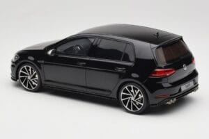 Volkswagen Golf R Mk7 Deep Black Otto 1:18 OT417 Resina — immagine 5 di 6