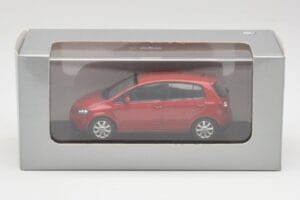 Volkswagen Golf Plus Tornado Rosso Minichamps 1:43 821911110 Pressofusione — immagine 4 di 4