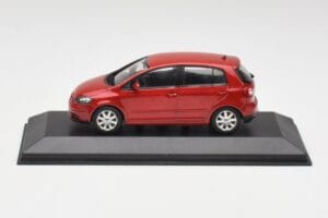 Volkswagen Golf Plus Tornado Rosso Minichamps 1:43 821911110 Pressofusione