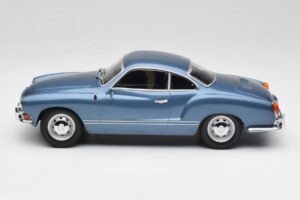 Volkswagen Karmann Ghia Coupe Neptune Blu Minichamps 1:18 155054022 Pressofusione — immagine 3 di 6