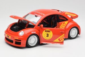 Volkswagen New Beetle Cup Bburago 1:18 3329 Pressofusione — immagine 2 di 8