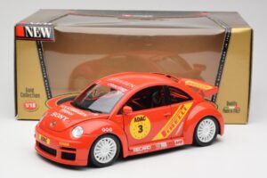 Volkswagen New Beetle Cup Bburago 1:18 3329 Pressofusione — immagine 8 di 8