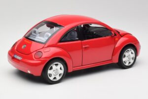 Volkswagen New Beetle Rosso Bburago 1:18 3342 Pressofusione — immagine 3 di 8