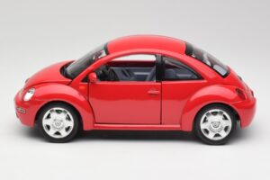 Volkswagen New Beetle Rosso Bburago 1:18 3342 Pressofusione — immagine 4 di 8