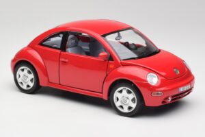 Volkswagen New Beetle Rosso Bburago 1:18 3342 Pressofusione — immagine 6 di 8
