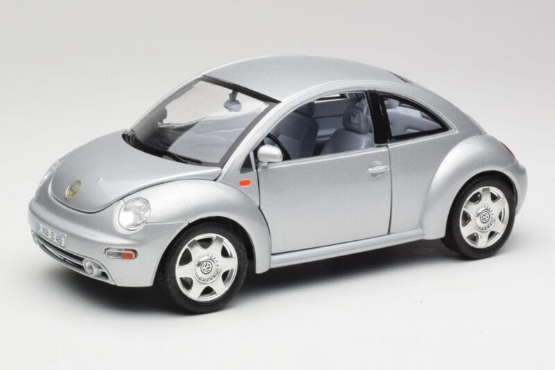 Volkswagen New Beetle Reflex Argento Metallizzato Bburago 1:18 3322 Pressofusione