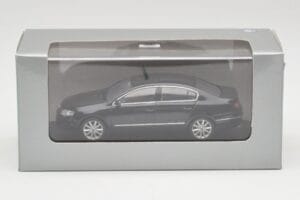 Volkswagen Passat B6 Sedan Shadow Blu Metallic Minichamps 1:43 PASSAT001 Pressofusione — immagine 3 di 3