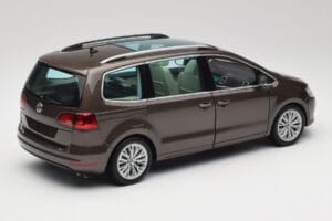 Volkswagen Sharan 7N Marrone Oak Metallizzato Minichamps 1:18 110051001 Pressofusione — immagine 3 di 8