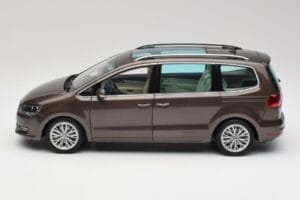 Volkswagen Sharan 7N Marrone Oak Metallizzato Minichamps 1:18 110051001 Pressofusione — immagine 4 di 8