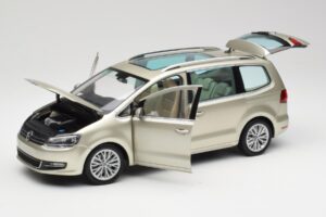 Volkswagen Sharan 7N Reflex Argento Metallizzato Minichamps 1:18 110051002 Pressofusione — immagine 2 di 8
