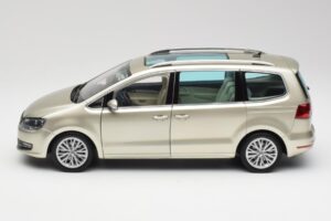 Volkswagen Sharan 7N Reflex Argento Metallizzato Minichamps 1:18 110051002 Pressofusione — immagine 4 di 8