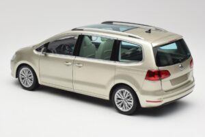 Volkswagen Sharan 7N Reflex Argento Metallizzato Minichamps 1:18 110051002 Pressofusione — immagine 7 di 8