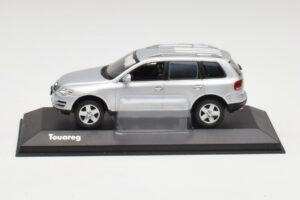 Volkswagen Touareg Reflex Argento Minichamps 1:43 68625 Pressofusione
