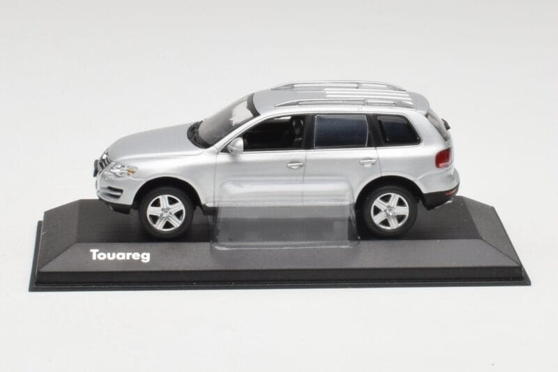 Volkswagen Touareg Reflex Argento Minichamps 1:43 68625 Pressofusione