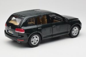 Volkswagen Touareg V10 TDI Canyon Green Bburago 1:18 34911-V1 Pressofusione — immagine 3 di 8