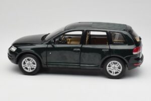Volkswagen Touareg V10 TDI Canyon Green Bburago 1:18 34911-V1 Pressofusione — immagine 4 di 8