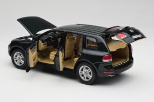 Volkswagen Touareg V10 TDI Canyon Green Bburago 1:18 34911-V1 Pressofusione — immagine 5 di 8