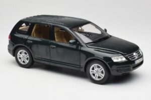 Volkswagen Touareg V10 TDI Canyon Green Bburago 1:18 34911-V1 Pressofusione — immagine 6 di 8