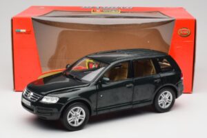 Volkswagen Touareg V10 TDI Canyon Green Bburago 1:18 34911-V1 Pressofusione — immagine 8 di 8