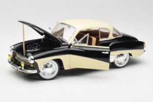 Wartburg 311 Coupe Nero & Beige Revell 1:18 8419 Pressofusione — immagine 2 di 8
