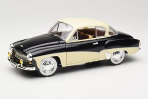 Wartburg 311 Coupe Nero & Beige Revell 1:18 8419 Pressofusione