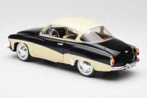 Wartburg 311 Coupe Nero & Beige Revell 1:18 8419 Pressofusione — immagine 7 di 8