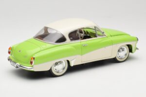 Wartburg 313 Verde Pastello su Beige Revell 1:18 9018 Pressofusione — immagine 3 di 8
