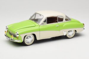 Wartburg 313 Verde Pastello su Beige Revell 1:18 9018 Pressofusione