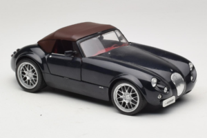 Wiesmann Roadster MF Carbon Black Revell 1:18 WIESMANN001 Pressofusione — immagine 7 di 9