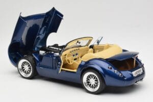 Wiesmann Roadster MF3 Blu Revell 1:18 08861 Pressofusione — immagine 5 di 8